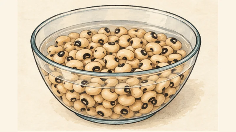 Acarajé com Camarão, step 1: Soak the beans.